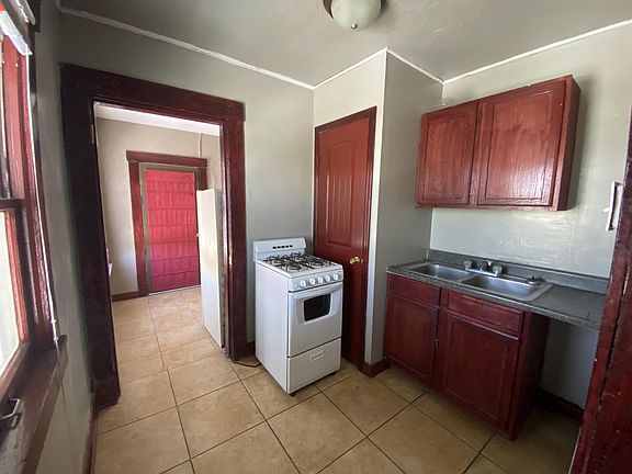 5th image of 1126 E San Antonio Ave APT 5
