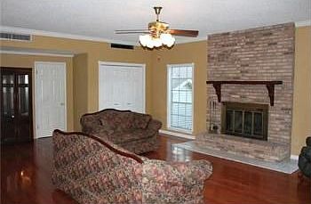 3rd image of 230 Plymouth Dr