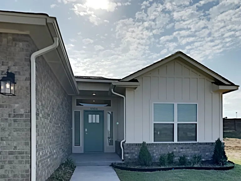 9904 Glover River Dr — Photo 2