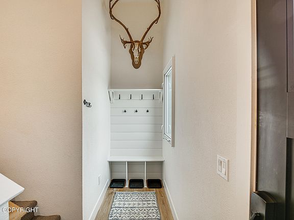 4th image of 531 E Arctic Ave