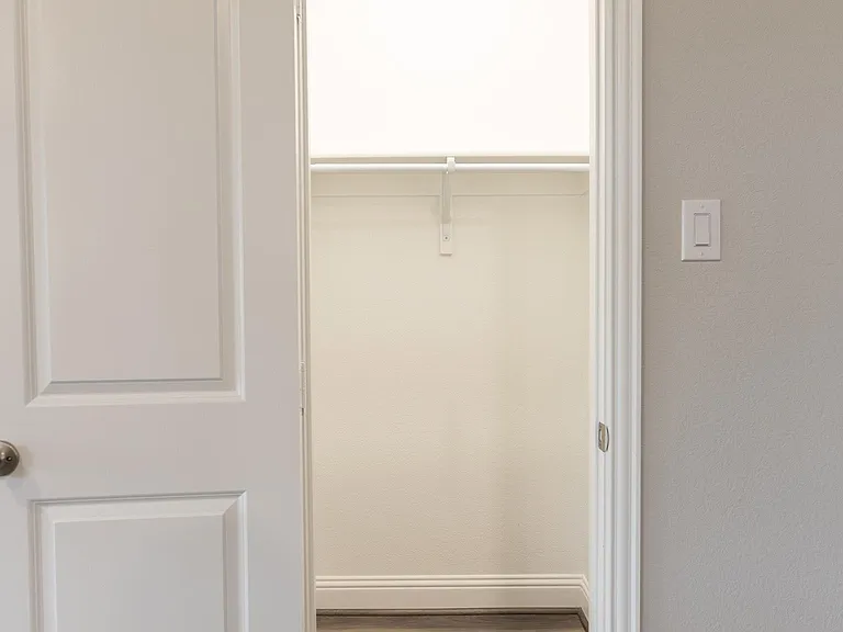 7814 Willow Ct — Photo 15