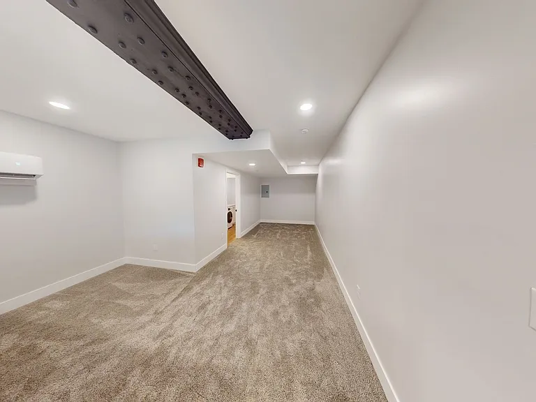 Holmes Street School Apartments — Photo 24