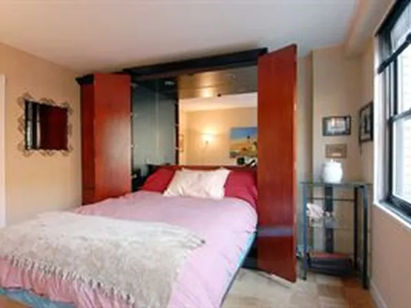 360 West 22nd Street image 1 of 3