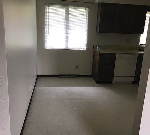 3rd image of 630 Detroit Ave