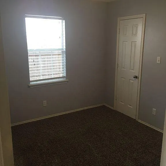 4411 Kemper St #1 — Photo 10