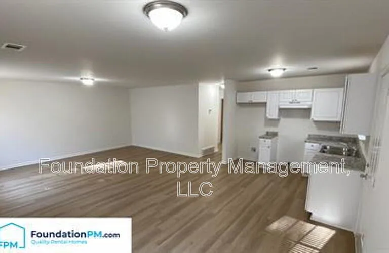 3751 Oak Lake Ln — Photo 6