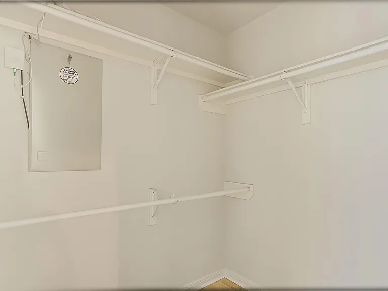 71 N Queenscliff Cir — Photo 24