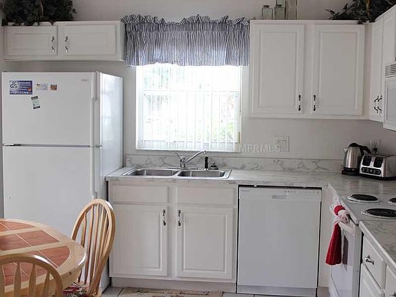 3rd image of 118 Sunny Oak Trl