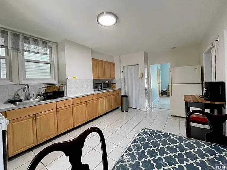 307 N 5th St #1 — Photo 5