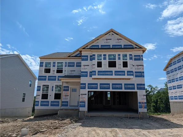 118 Victoria Dr, Coraopolis, PA 15108