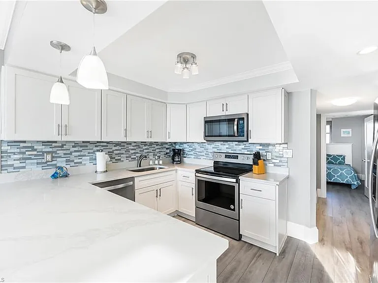 9375 Gulf Shore Dr #602 — Photo 10
