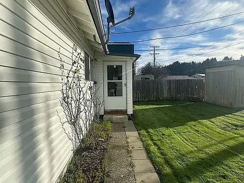 962 Laurel Ave Photo 1