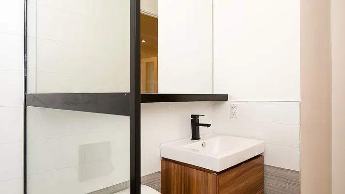 Rented by Nooklyn NYC LLC | media 13