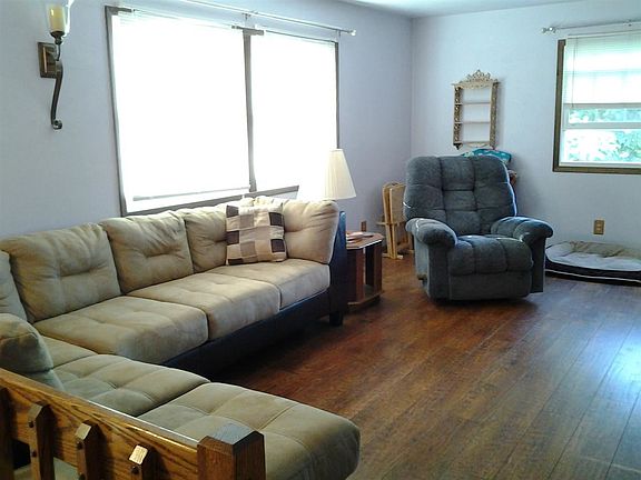 3rd image of 731 S 10th Ave