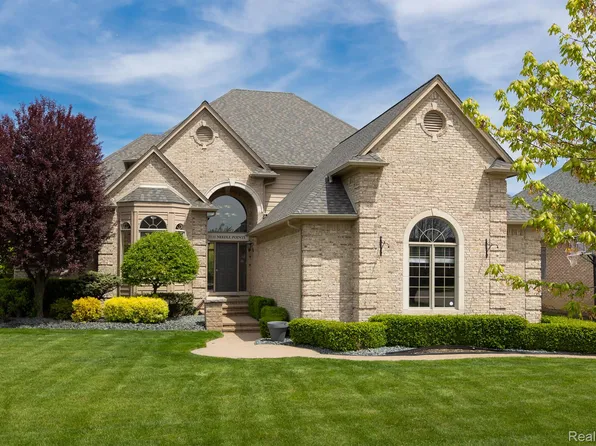 7131 Needle Point Dr, Shelby Township, MI 48316