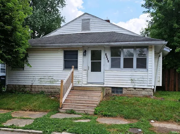 1721 W 10th St, Muncie, IN 47302