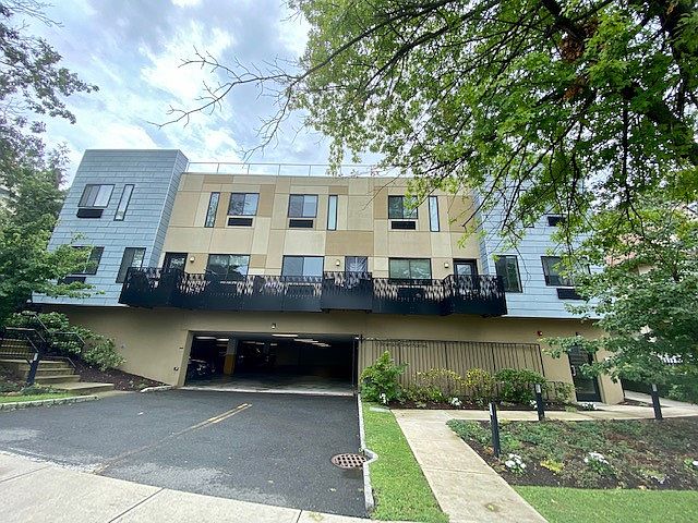 1st image of 17 Dekalb Ave #102A