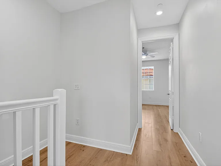 2502 N Dixie Hwy #32 — Photo 29