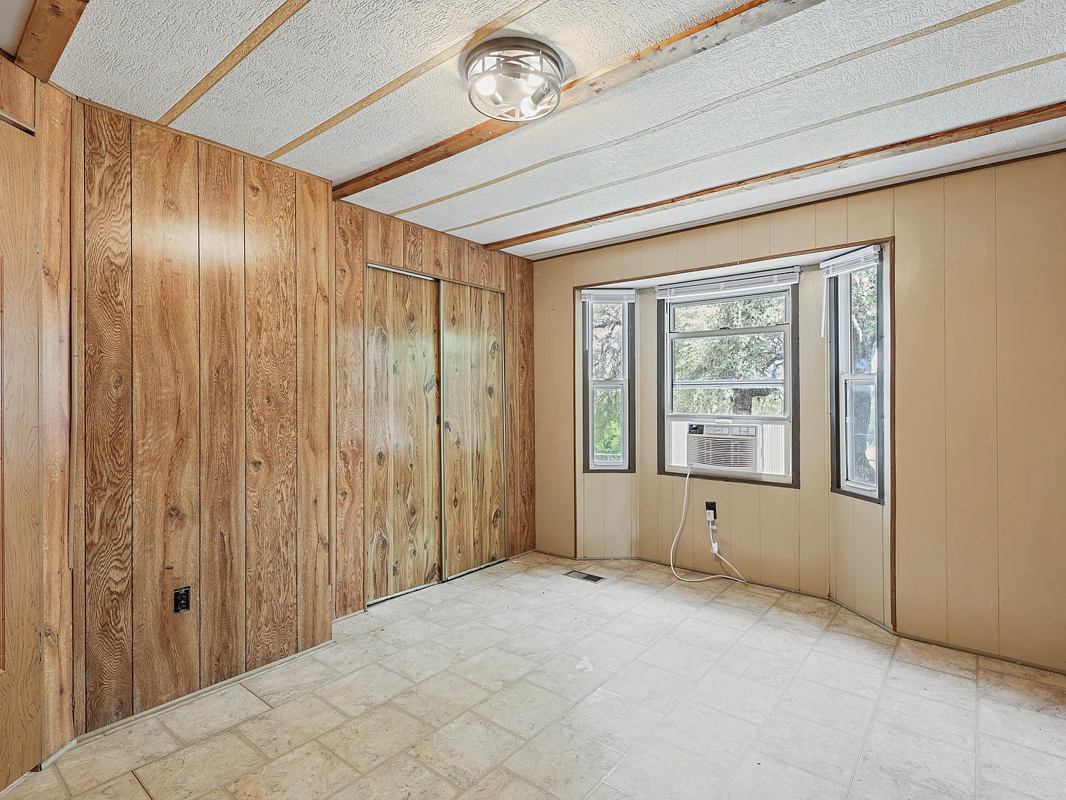 2 bed, 980 sqft, $1,300 — Photo 3