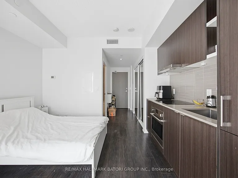 100 Harbour St #4611 — Photo 15