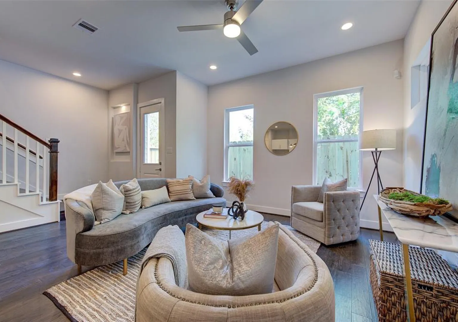 Beautiful Townhome located in Prime Houston Location — Photo 1