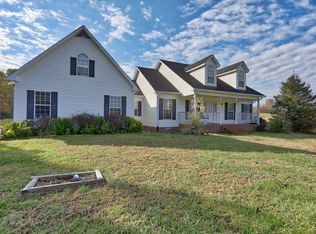 1056 N Sumner Rd, Portland, TN 37148