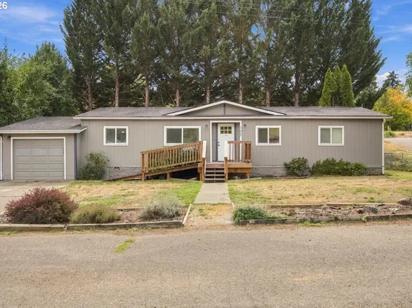 107 Gaddis Ln, Glendale, OR 97442