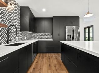 5422 Monroe St, Los Angeles, CA 90038