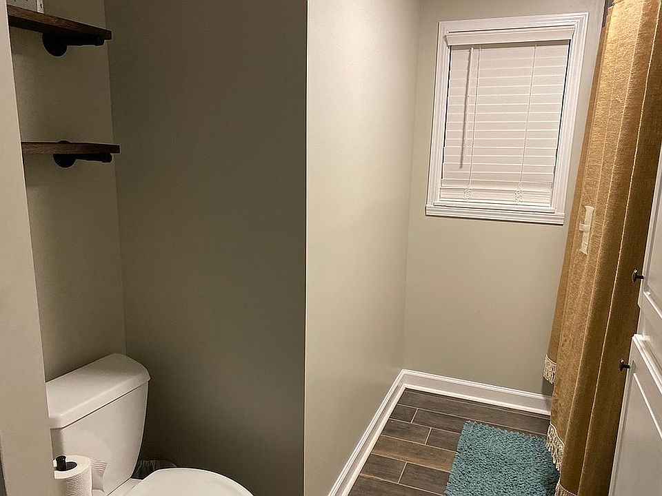 2nd image of 750 Hickory Dr