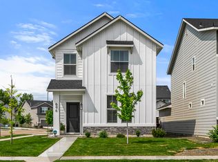 696 E Springloyd St, Meridian, ID 83642