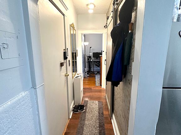 5th image of 26 Chiswick Rd APT 18