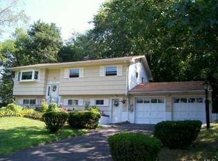 31 Dallas Dr, Monroe, NY 10950