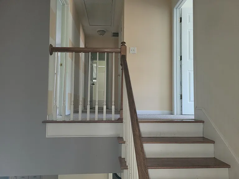 618 Millrun Ct — Photo 12