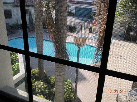5th image of 189 Courtyard Dr