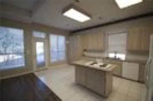7702 Brookview Ct — Photo 6