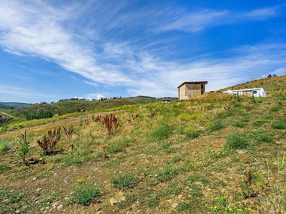 4th image of 1600 Whale Rock Rd