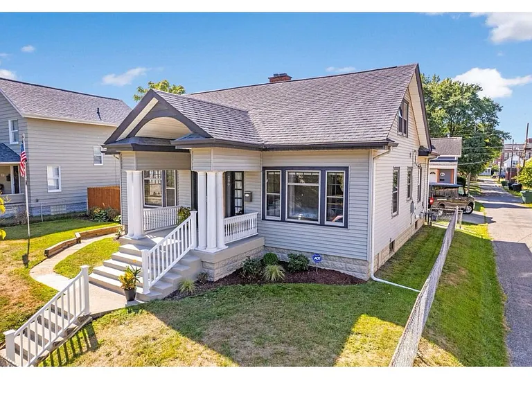 299 E Woodrow Ave — Photo 3