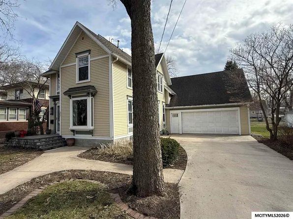 683 E State St, Mason City, IA 50401