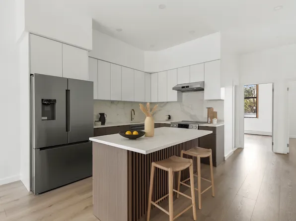 983 Manhattan Avenue image 2 of 12