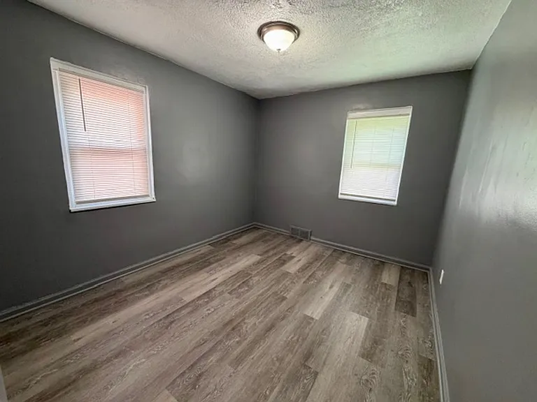 5944 Marseilles St — Photo 7