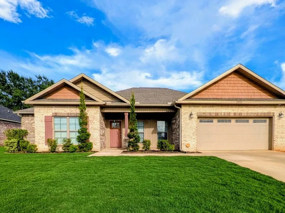 300 Thornbird Loop