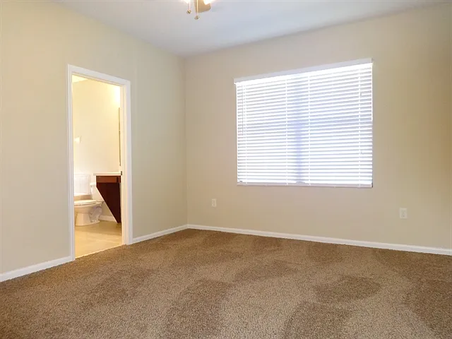 560 Loxley Ct — Photo 16