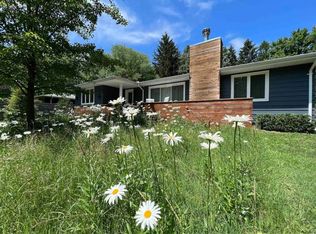 7561 Youngren Rd, Three Oaks, MI 49128