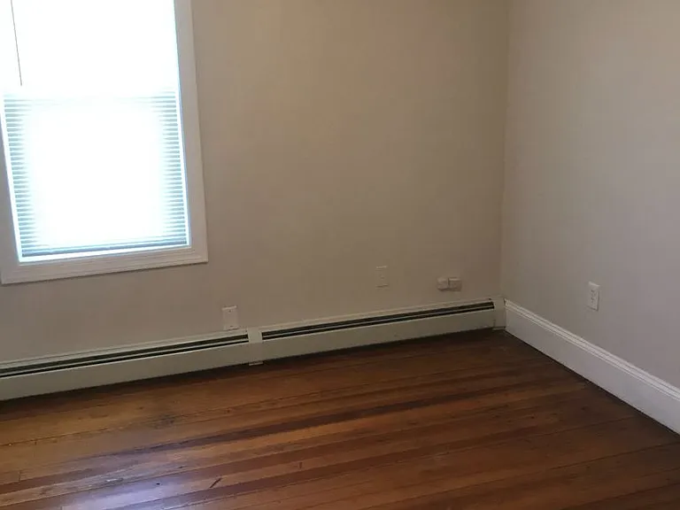 39 America St — Photo 17