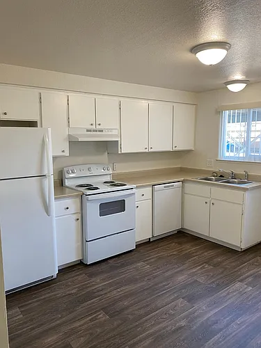 2990 Menlo Dr #16 Photo 1