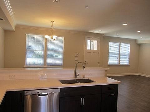 4th image of 65 Tennant Ave