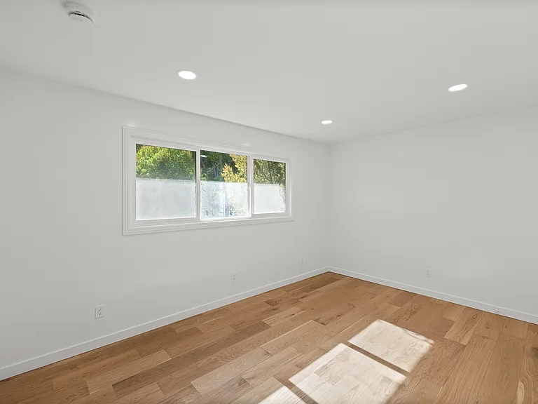 40 Leafwood Cir #42 — Photo 12