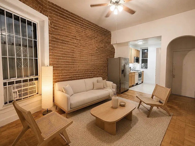 41 W 64th St #1C — Photo 4