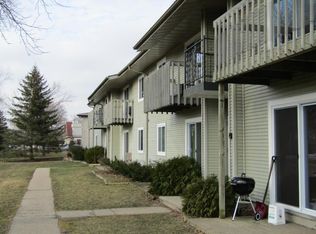 6578 Lake Rd APT 10, Windsor, WI 53598