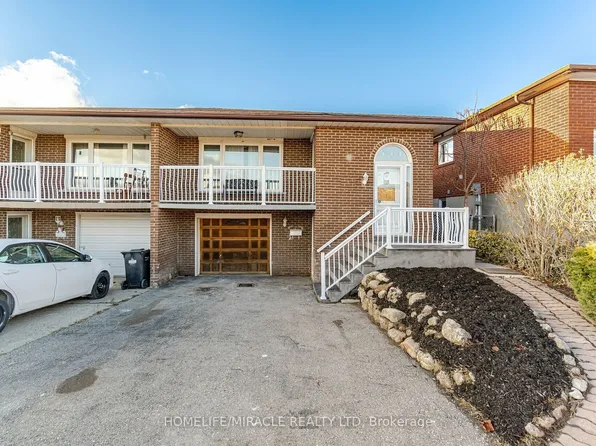 18 Prouse Dr, Brampton, ON L6V 3A8